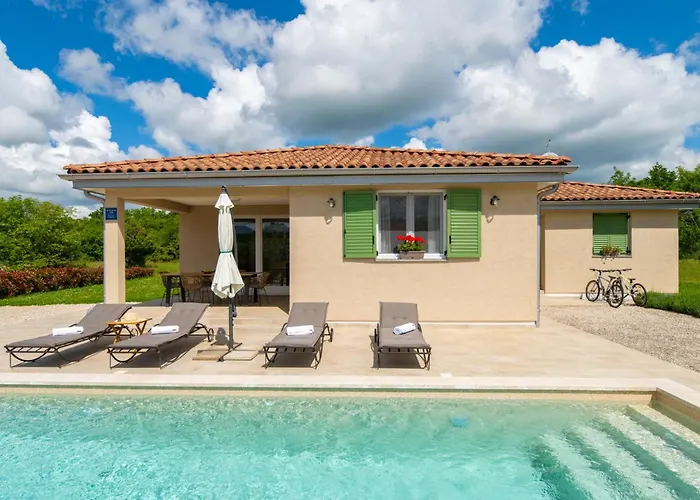 Semesterbostad Olea *